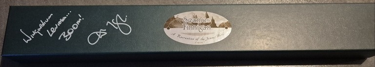 baguette-dedicacee-de-seamus-finnigan-par-devon-murray