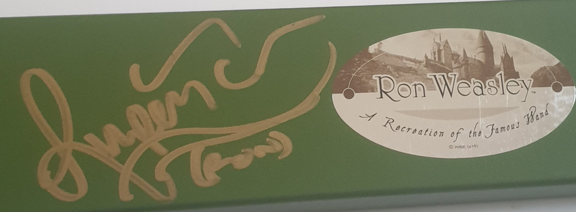 Baguette de Ron Weasley signée par Rupert Grint, vue de détail
