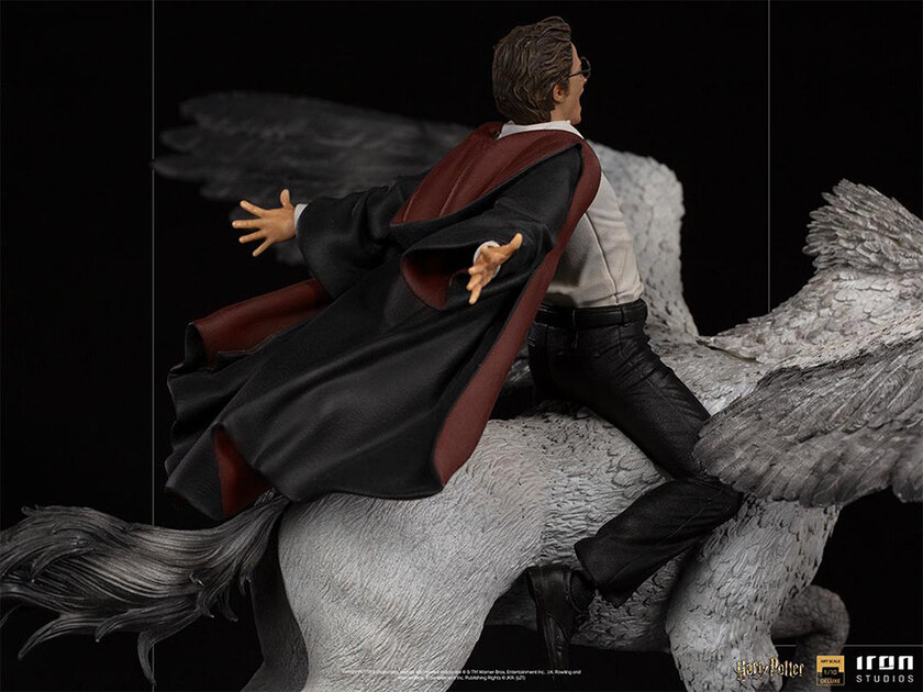 harry-potter-buckbeak-dlx-1-10-statue-3