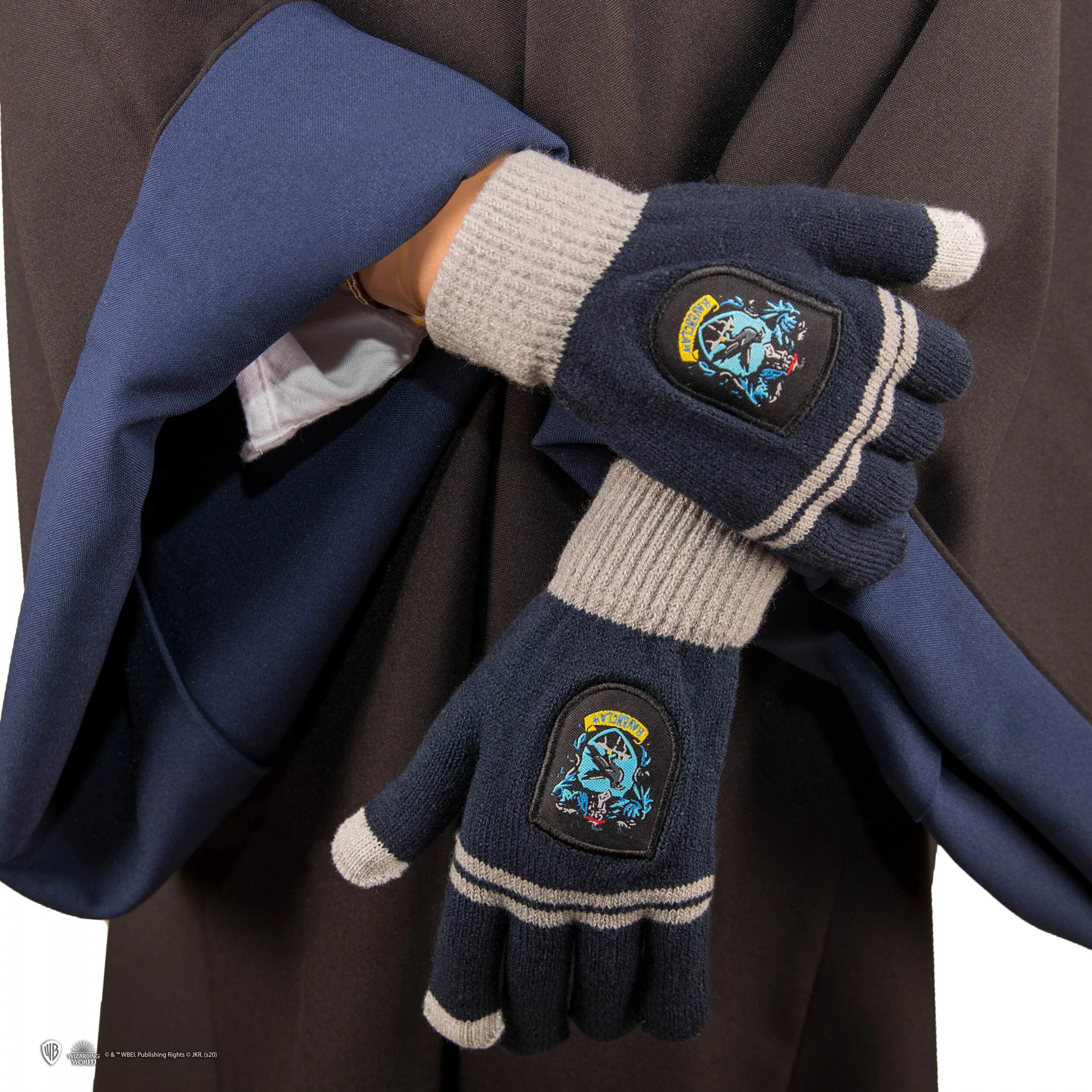 Gants tactiles Serdaigle Cinereplicas portés avec un smartphone