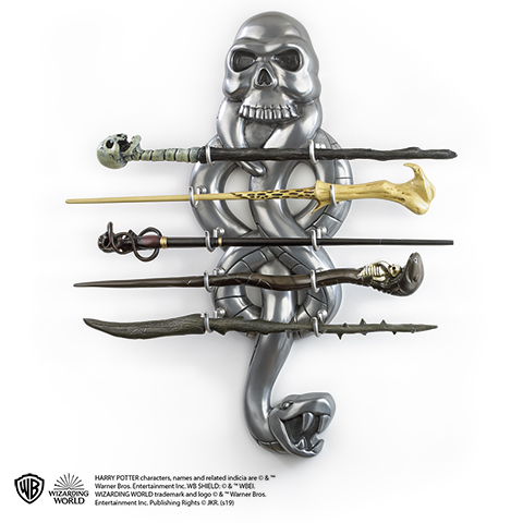 Présentoir mural Marque des Ténèbres avec 5 baguettes de Voldemort et des Mangemorts, Noble Collection