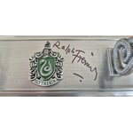 Porte baguette noble collection serpentard dédicacé par ralph fiennes v6