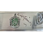 porte-baguette-noble-collection-serpentard-dedicace-par-ralph-fiennes-v2