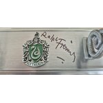 porte-baguette-noble-collection-serpentard-dedicace-par-ralph-fiennes-v6