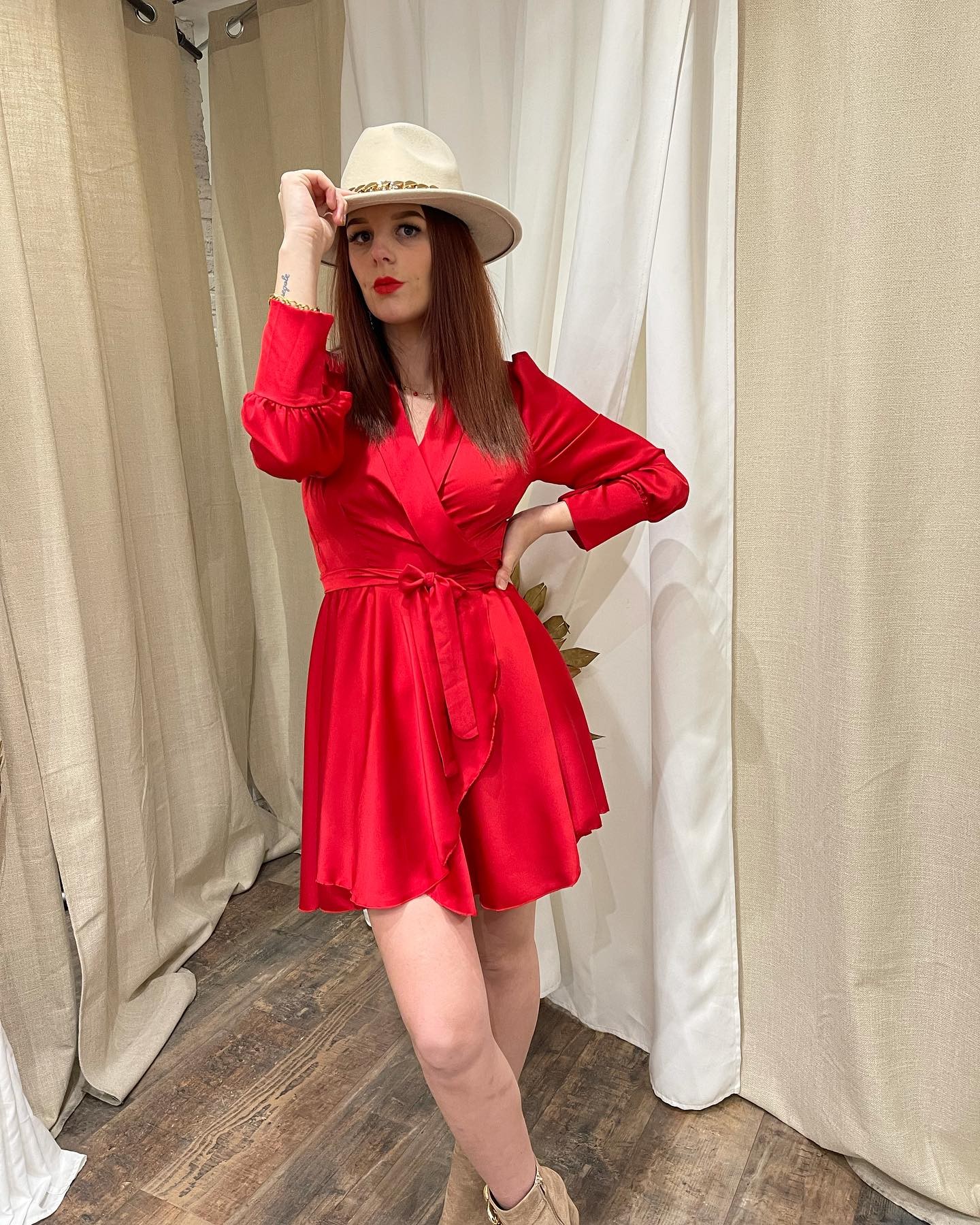robe portefeuille rouge effet satin