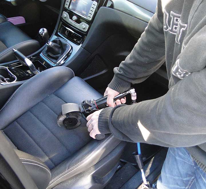 nettoyage-sieges-auto-brosseuse-pro