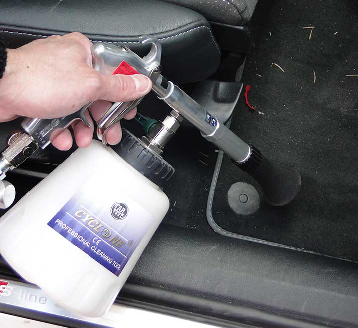 nettoyage-tapis-voiture-pistolet-de-nettoyage-cyclone-booster-2