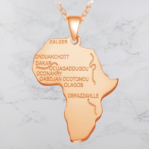 colliers-avec-pendentif-carte-africaine_main-3__1_-removebg-preview