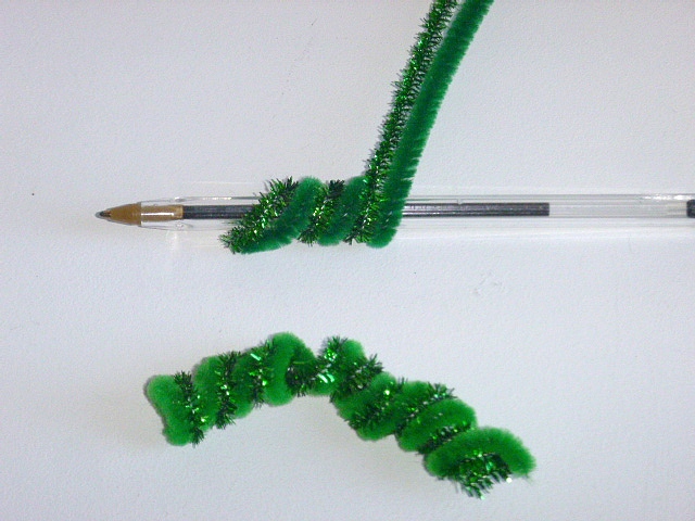 tutoriel-couronne-fil-cure-pipe-noel-avec-les-enfants