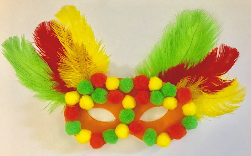 Bricolage Masque de Carnaval en plumes et pompons
