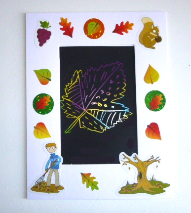 Scratch Art & Croquis Art Papier A4 pour Adultes et Enfants, Arc-en-Ciel  Peinture de Nuit Vue Art & Craft, Ensemble d'Art de Gratter: 4 Feuilles  Cartes à Gratter & Brosse Propre, Stylo