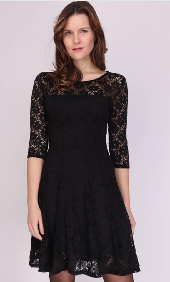robe noire dentelle 2