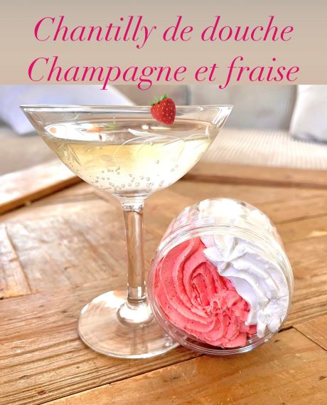 chantilly-de-douce-champagne-fraise