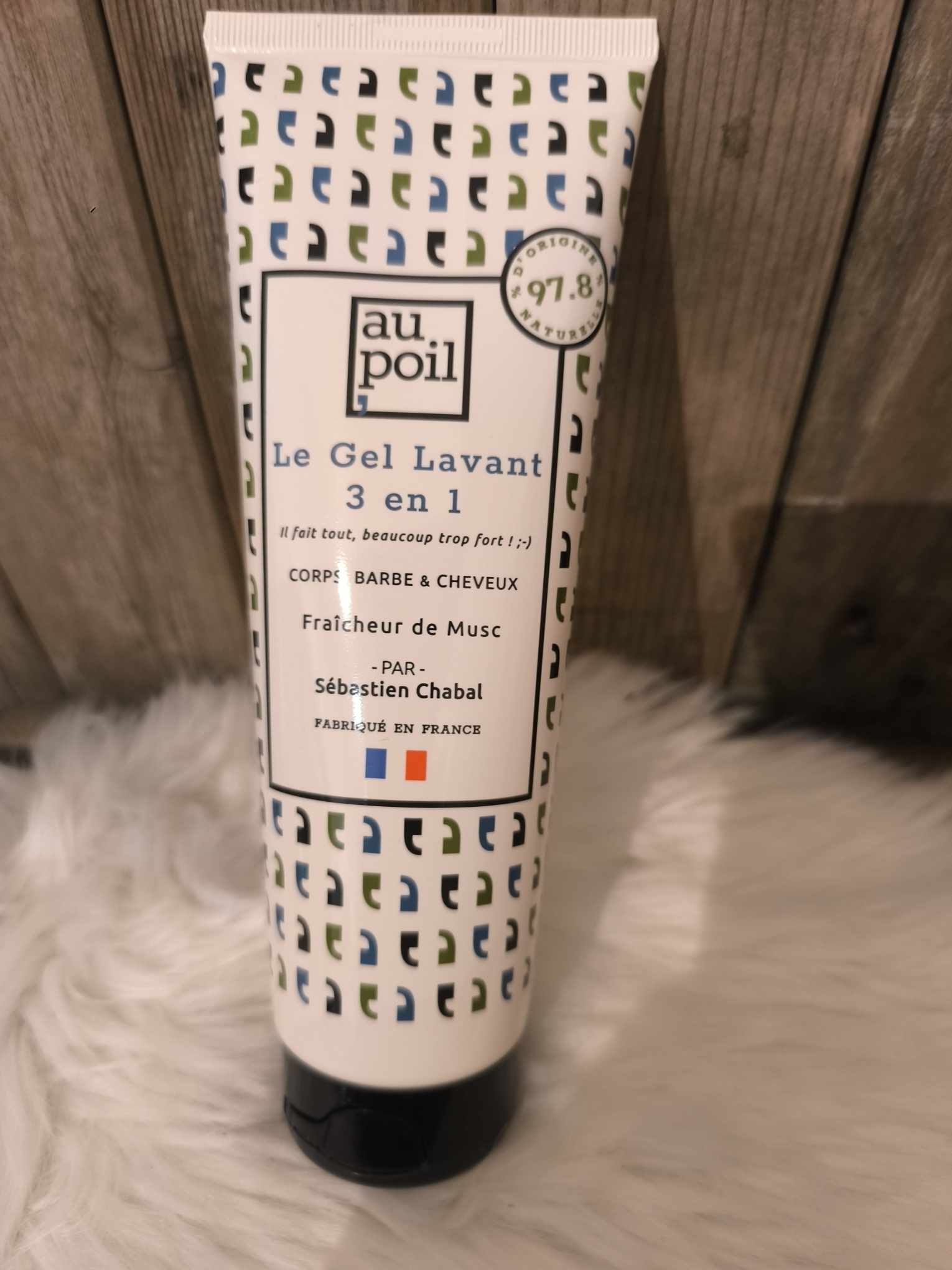 GEL LAVANT AU POIL