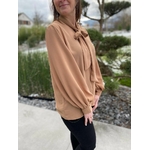 Blouse Camel noeud fluide Carole.5