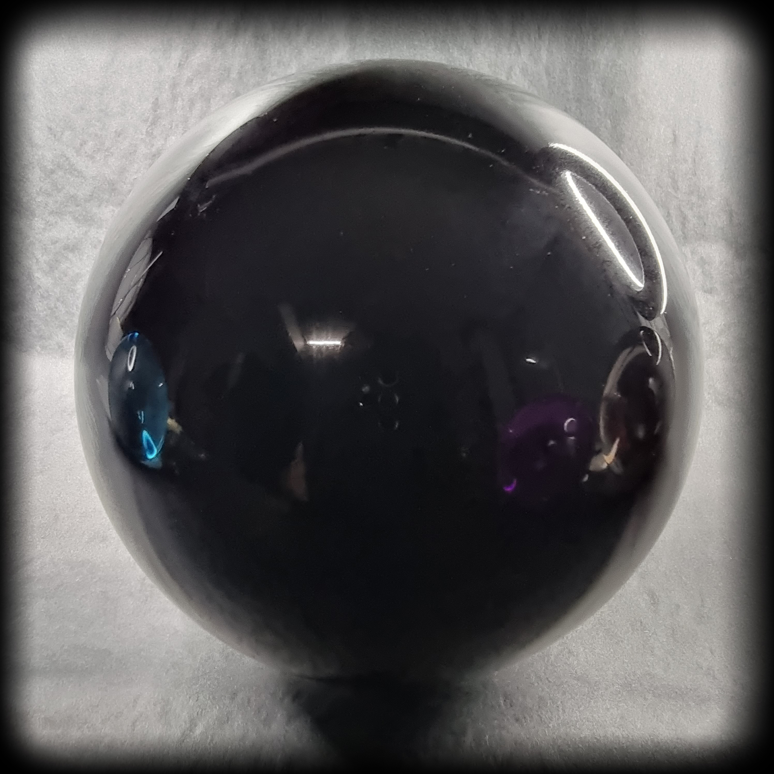 boule-de-cristal-noir-2