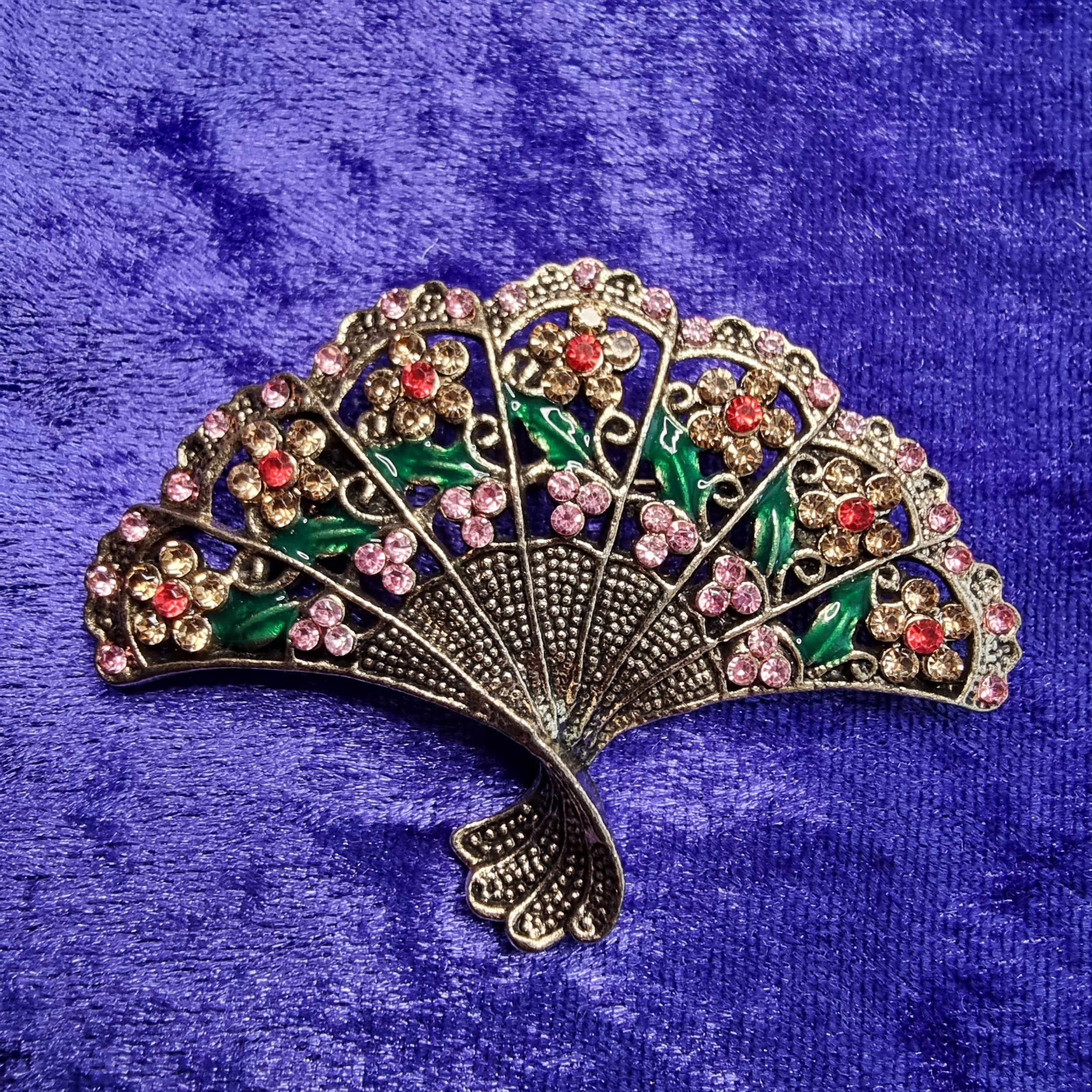 broche-eventail