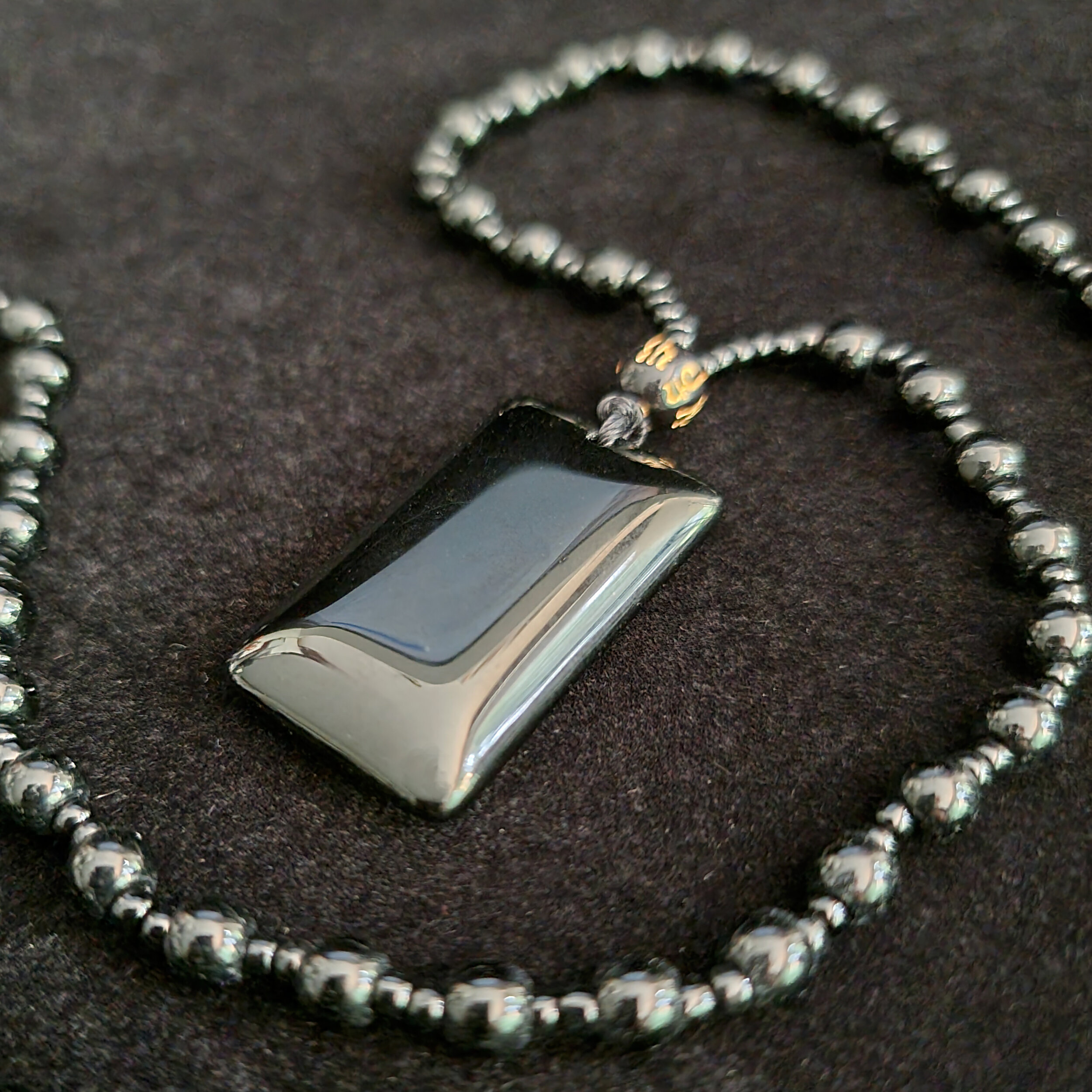 collier-noir-2