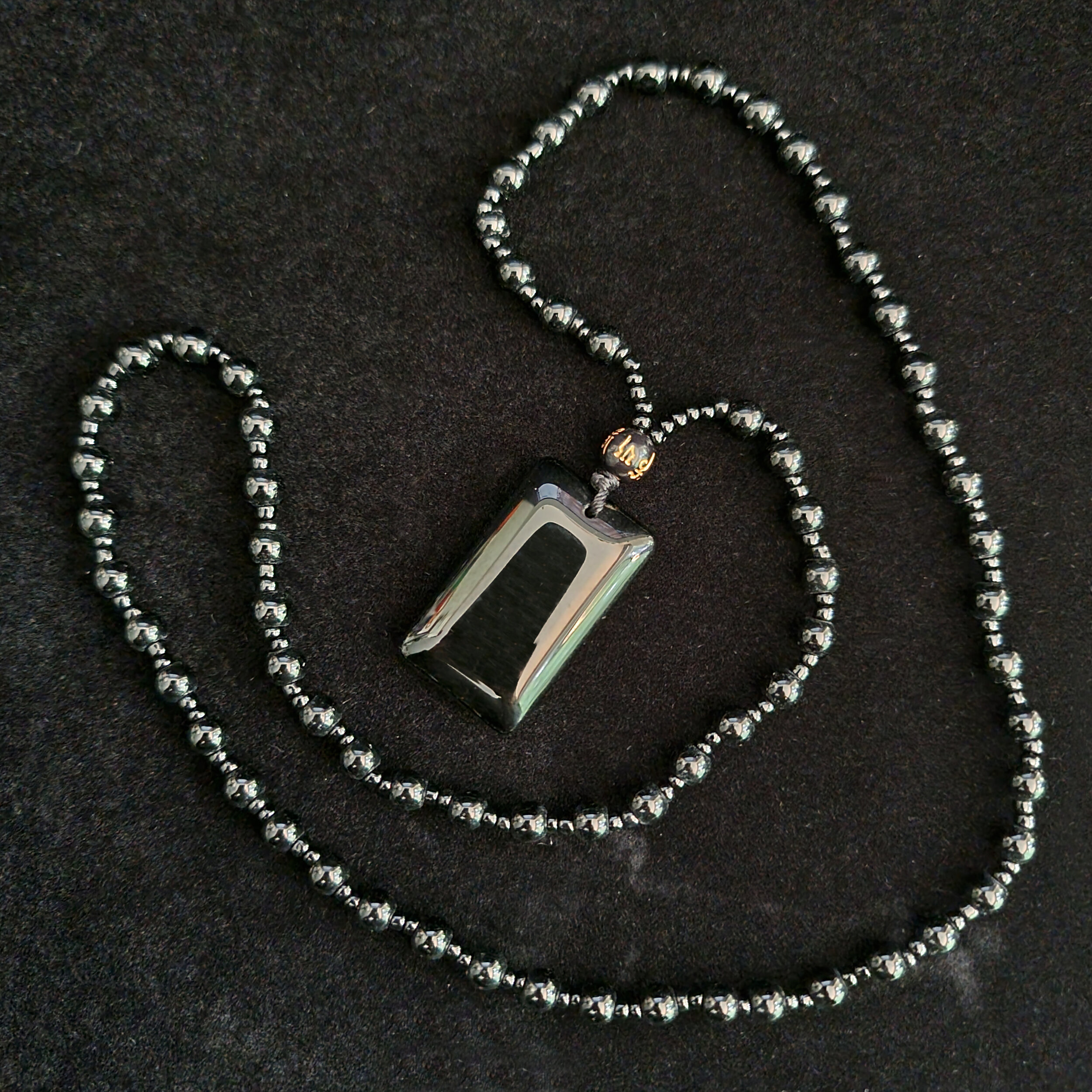 collier-noir-1