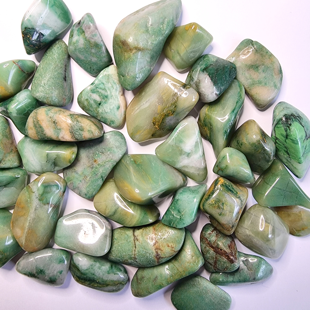 Jade du Vietnam (pierre roulée) - GEMMOTHÈQUE - Manufacture des Merveilles