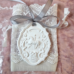 medaillon-parfume-manege-1