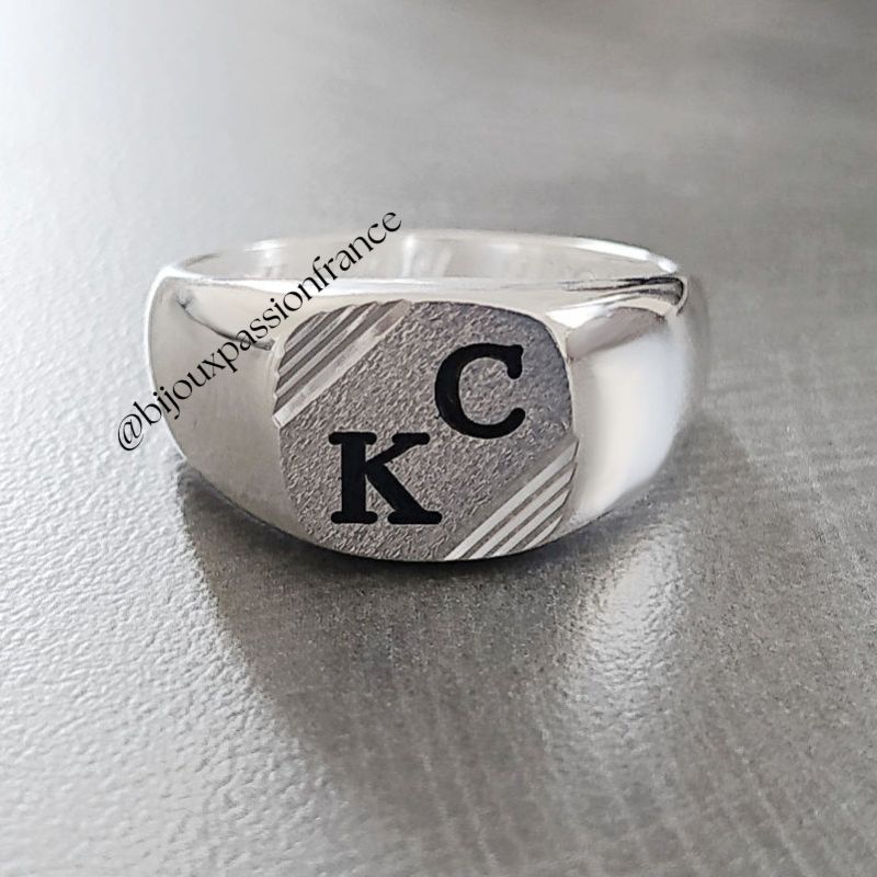 Chevaliere-argent-massif-homme-08601-bijouxpassionfrance-40103-KC