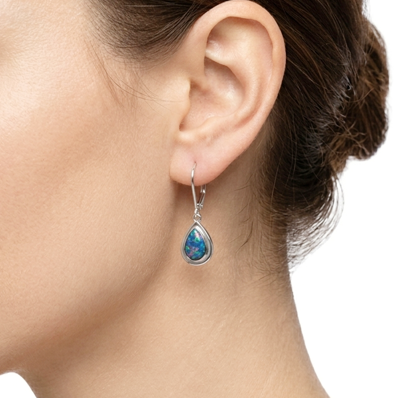 boucles-oreilles-opale-bleue-sur-dormeuses-portees-femme-argent-PE085E