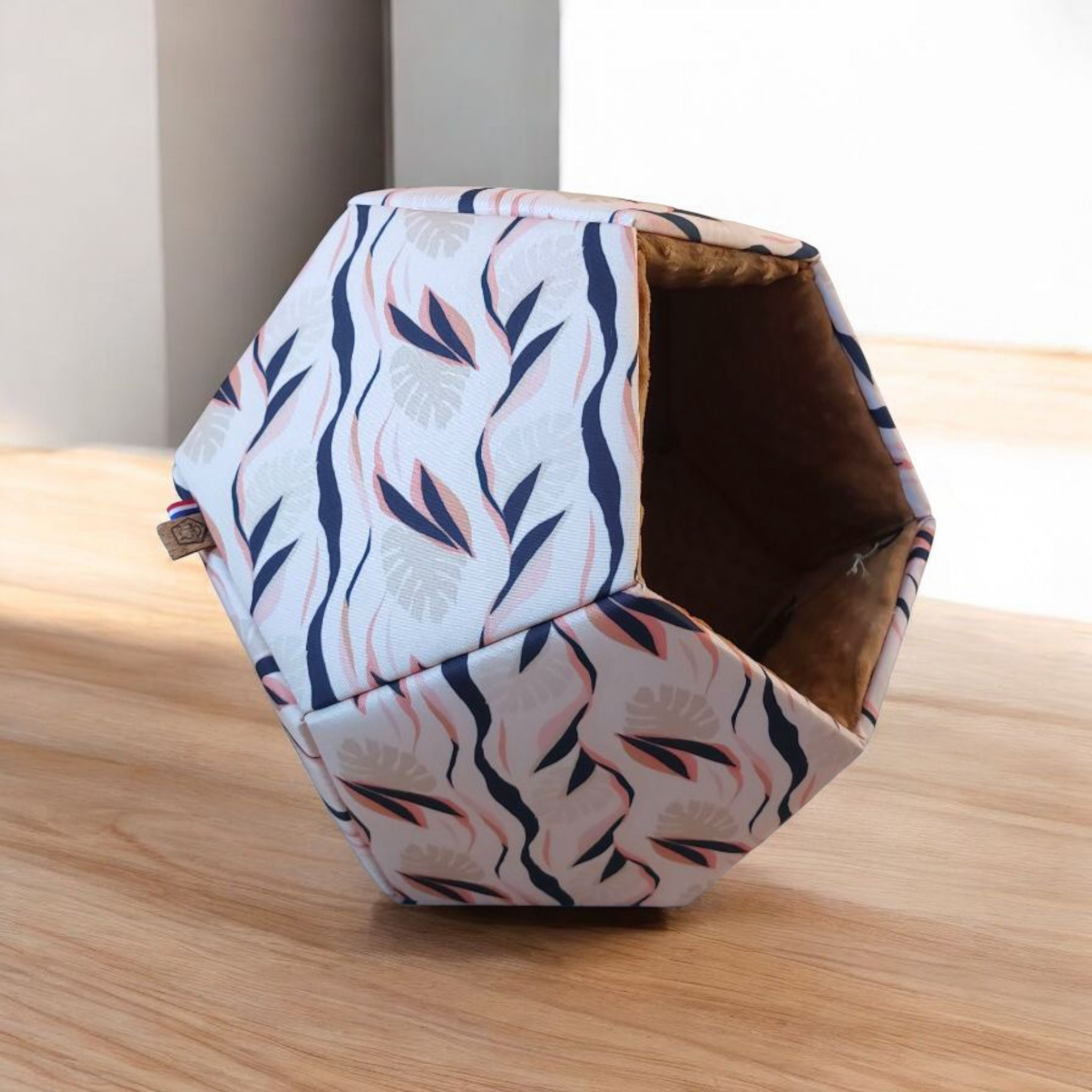 Pentagone Rosalie panier pour chat tissu et bois