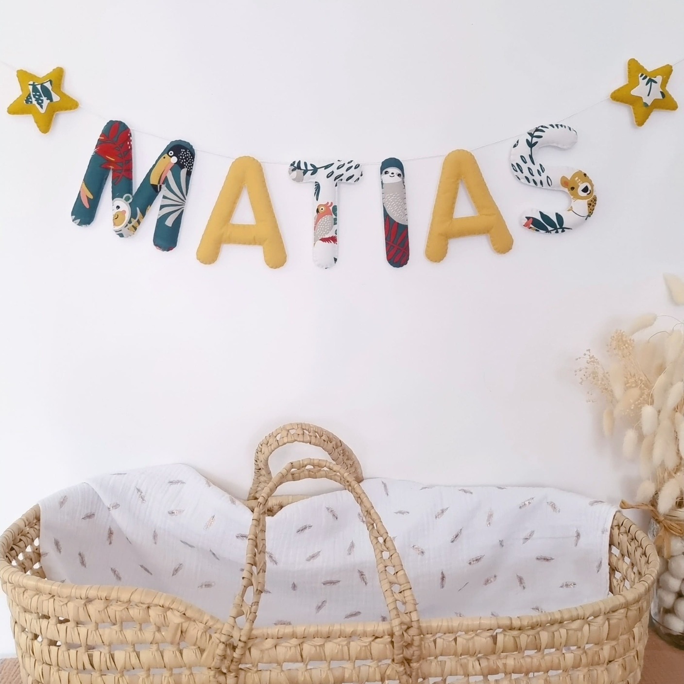 guirlande prenom personnalisee decoration murale chambre bebe garcon jungle vert jaune jungle tropique