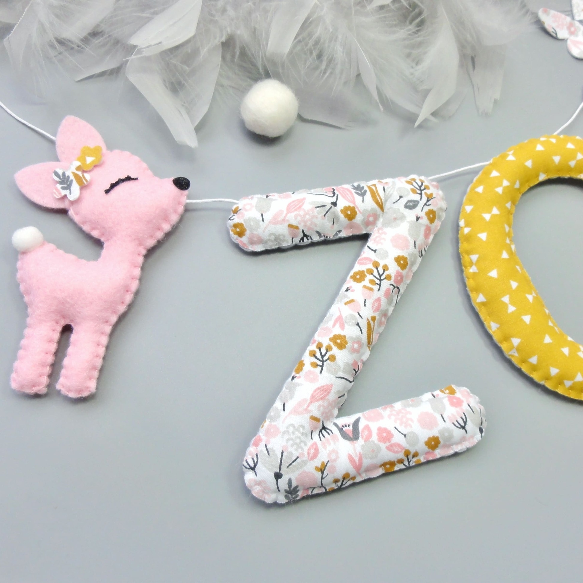 Guirlande prénom en tissu liberty rose jaune moutarde decoration chambre bébé fille à personnaliser