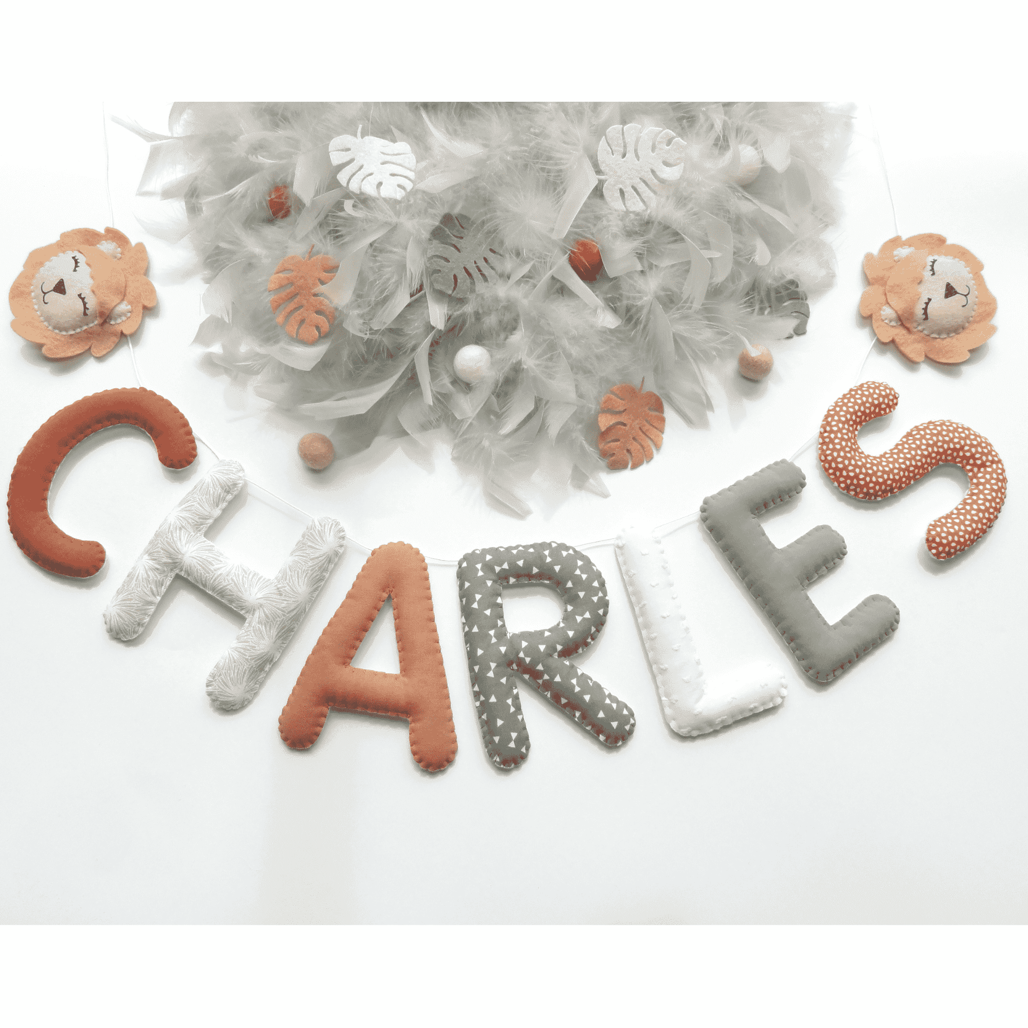 cadeau naissance garçon guirlande prenom à personnaliser theme savane lion jungle beige