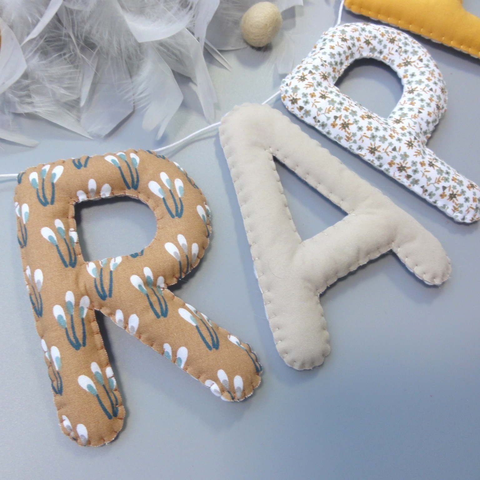 decoration personnalisée chambre bebe garçon tissu liberty marron beige au choix