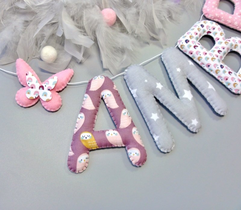 guirlande de lettres en tissu deco personnalisée chambre enfant fille papillon