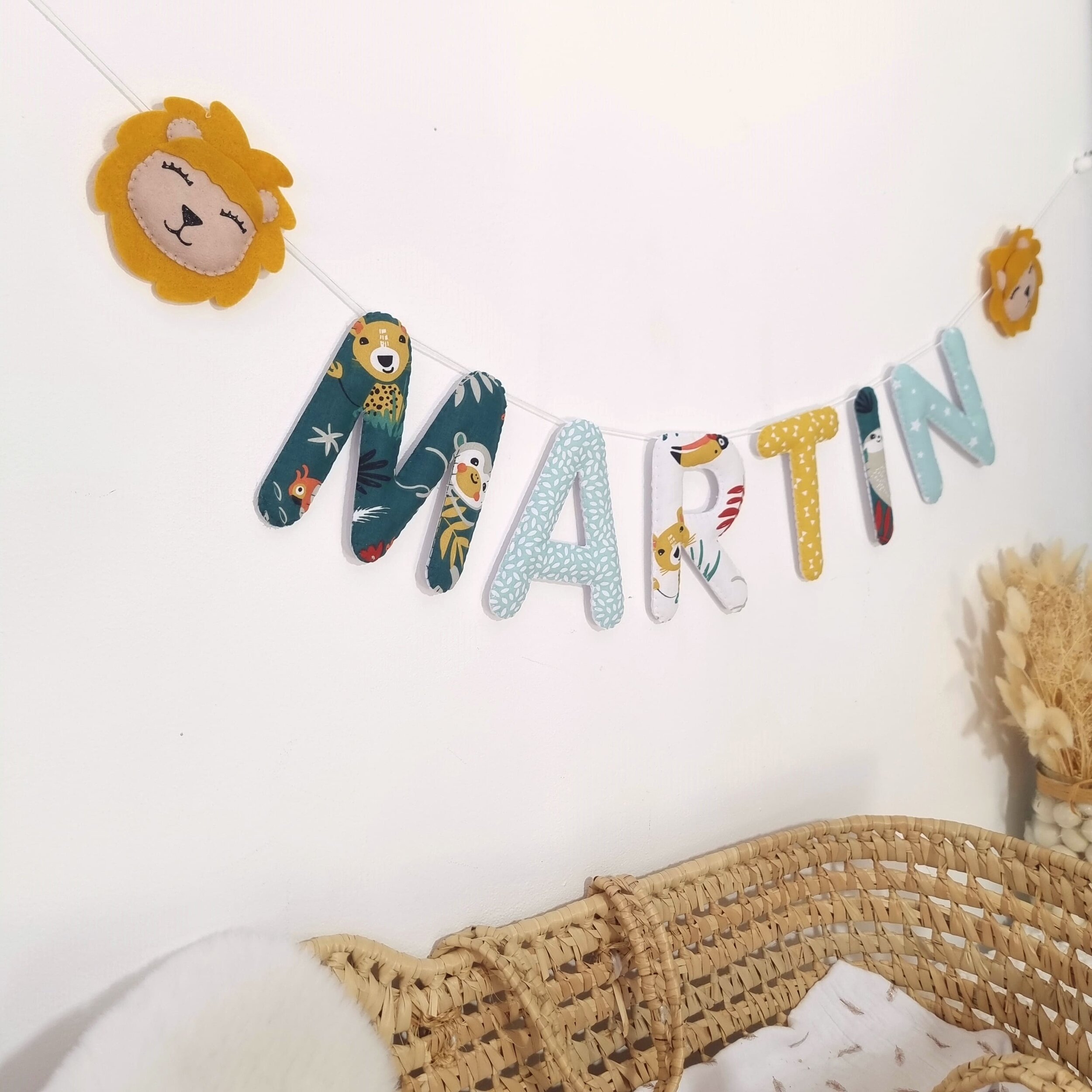 Lettres en tissu rembourrées prénom Martin pour décoration bébé