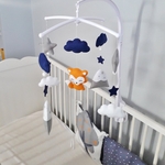 mobile musical décoratif pour chambre bébé. paketkdo