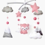 cadeau de naissance bebe fille. mobile decoratif chambre rose et gris avec renard, etoiles et nuages