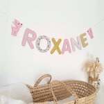 Décoration personnalisée pour chambre bébé fille avec biches roses