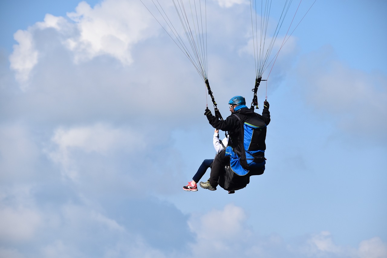 paragliding-4397318_1280