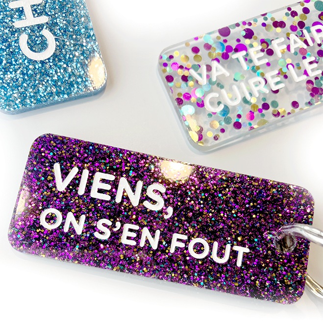 PORTE-CLÉ  VIENS, ON S\'EN FOUT 