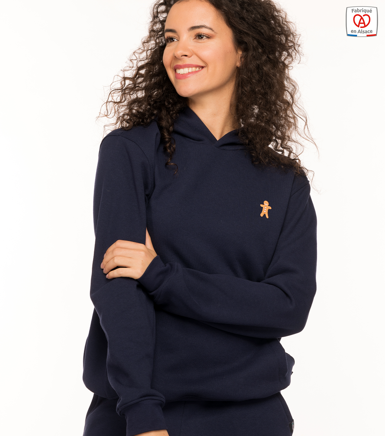 Le sweat à capuche femme brodé bonhomme pain d\'épices