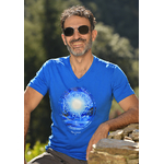 La fontaine deau vive-T-shirt porté par Hervé-homme-Nature Céleste-Francois Schlesser-Bleu