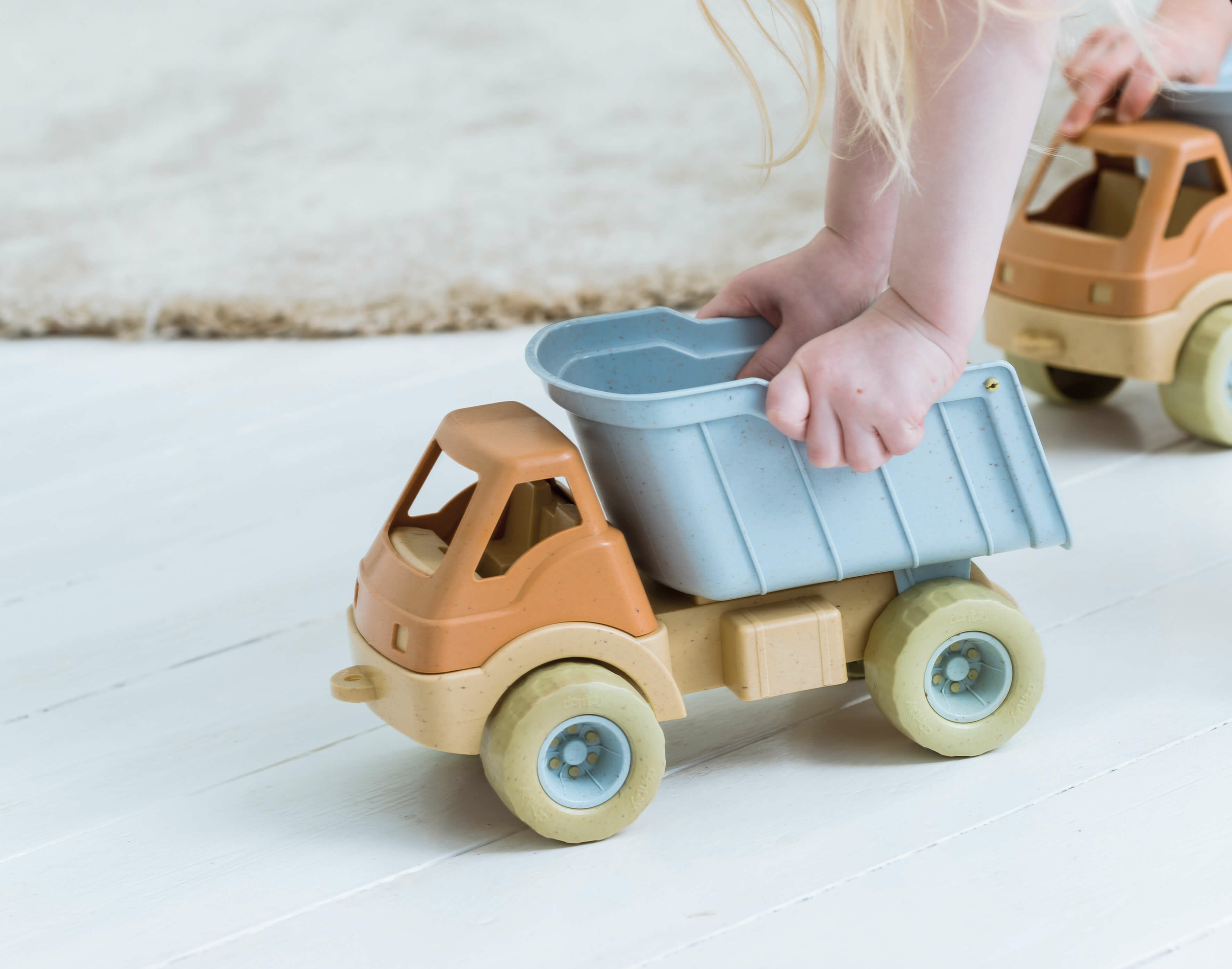 Dantoy Grand Camion - Mes premiers jouets Dantoy sur L'Armoire de Bébé