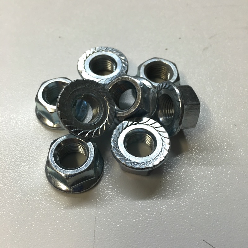 Ecrous de roue GENERIC 10mm acier (La paire)