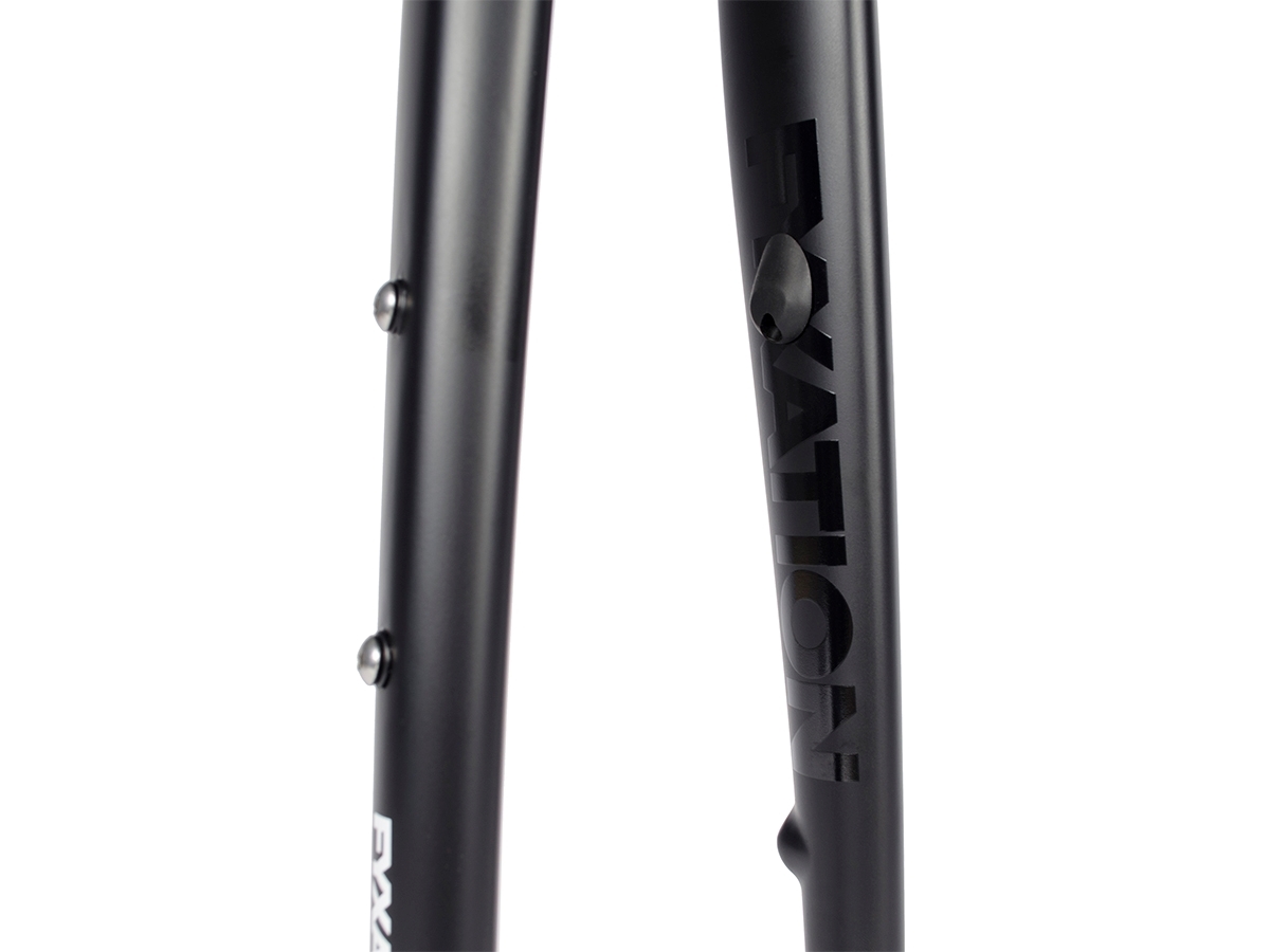 0033201_fyxation-sparta-all-road-tapered-carbon-fork-black