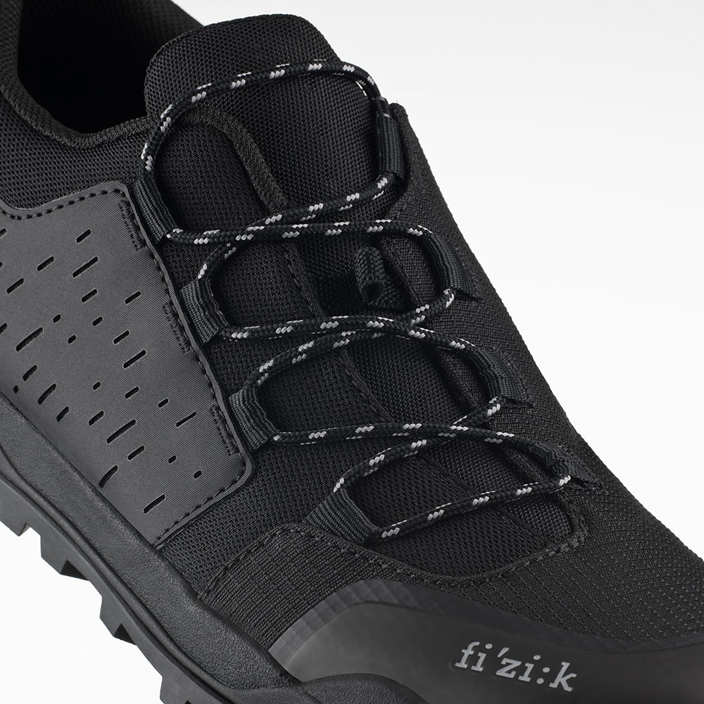 terra-ergolace-x2-total-black-5-fizik-mtb-lace-up-closure-shoes