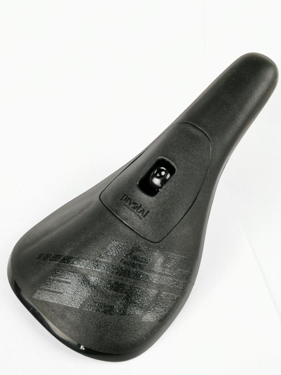 Selle-Black-out-ICE-zoom