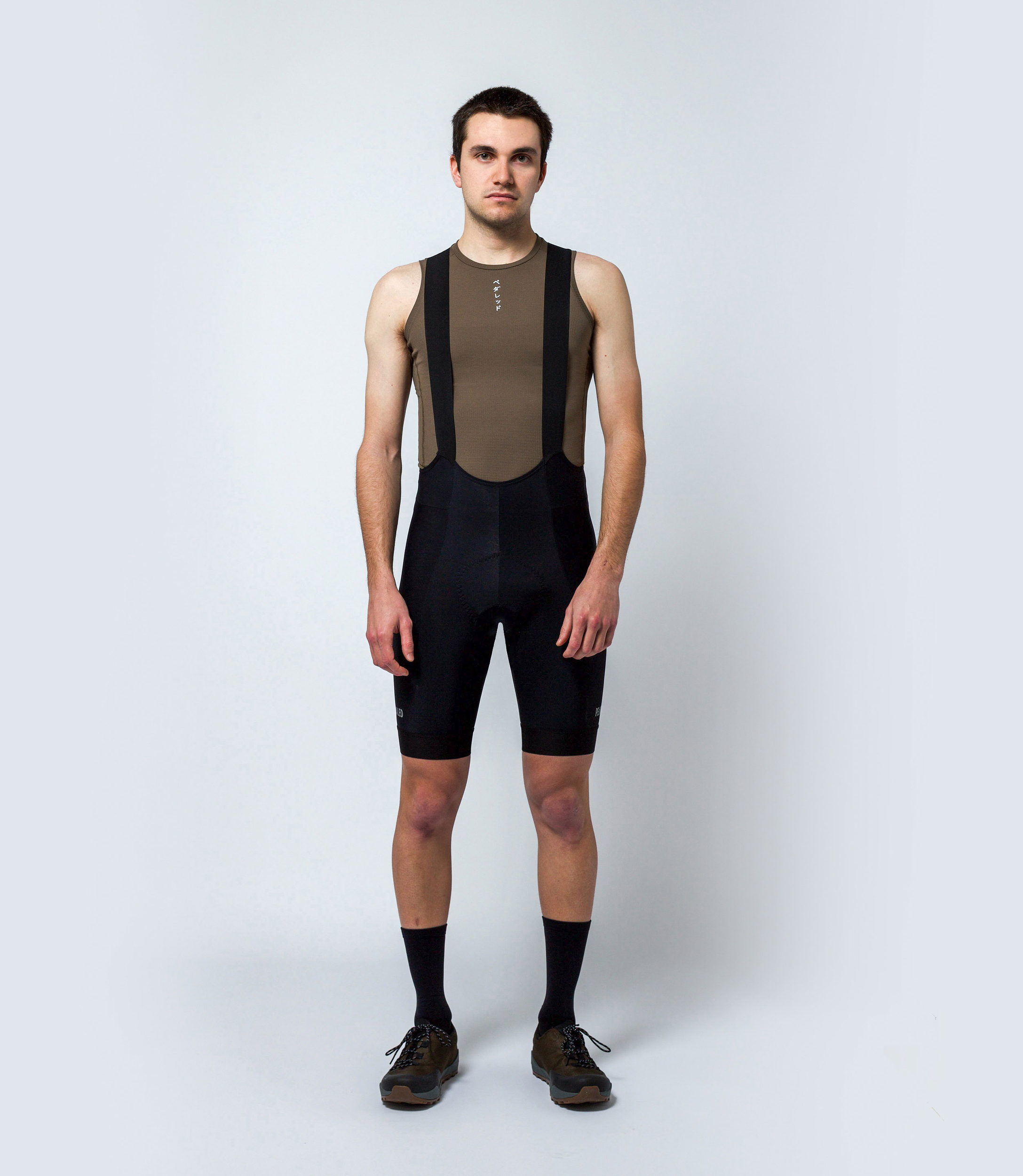 cycling-gravel-bibshorts-black-jary-total-body-front-pedaled_1