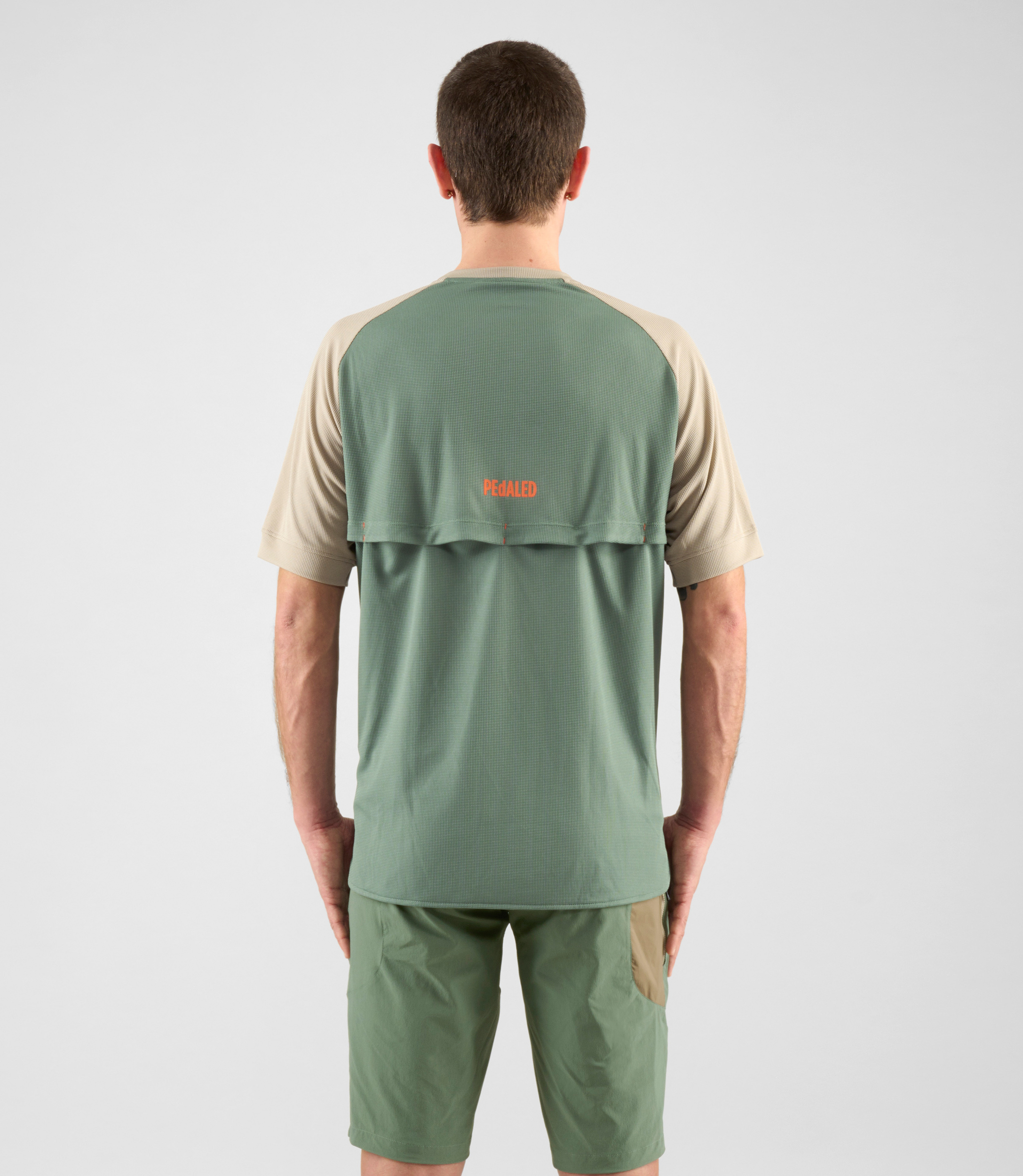 men-cycling-powerdry-tee-olive-green-yama-total-body-back-pedaled