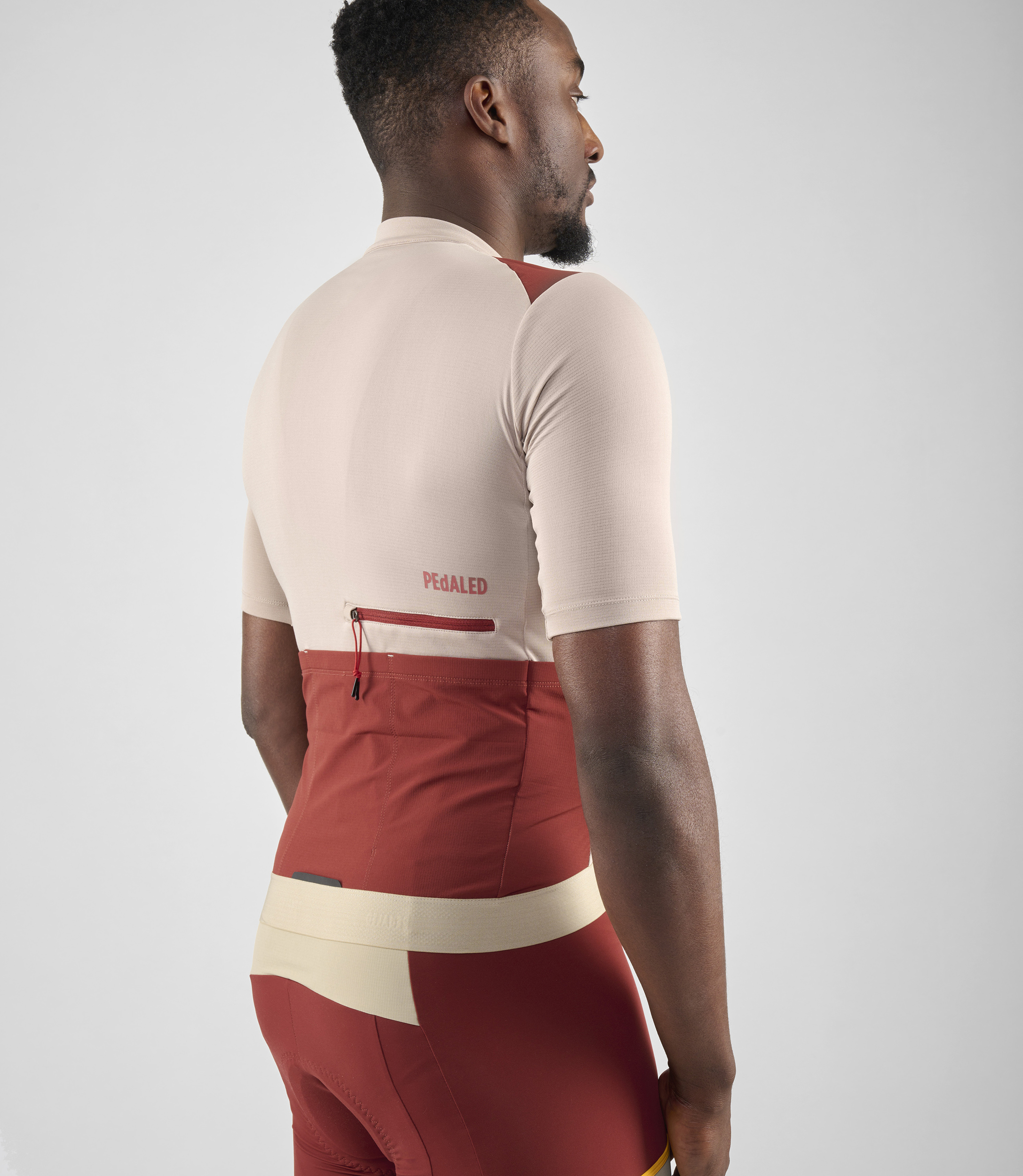 cycling-cargo-jersey-men-beige-odyssey-pocket-pedaled