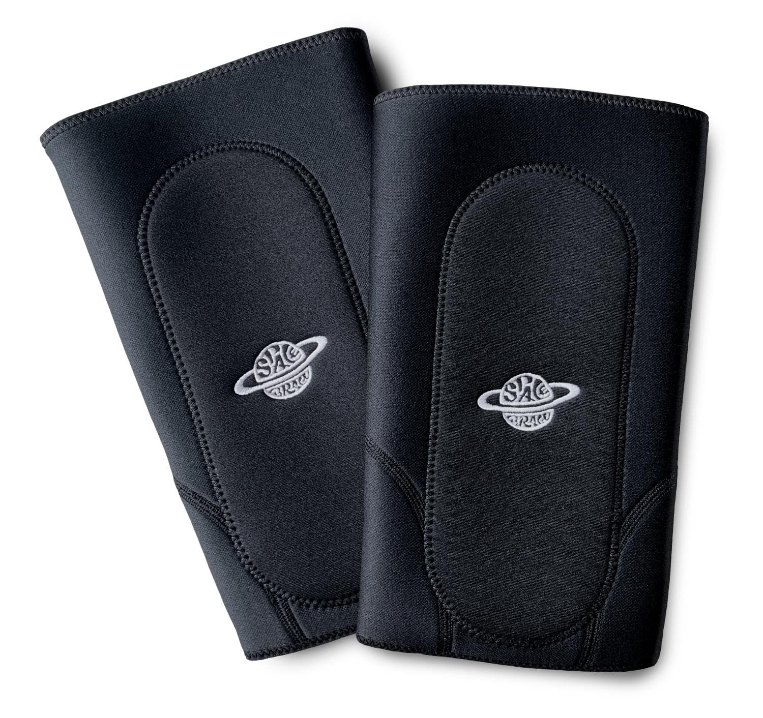 GENOUILLERES SPACE BRACE DENNIS ENARSON SIGNATURE